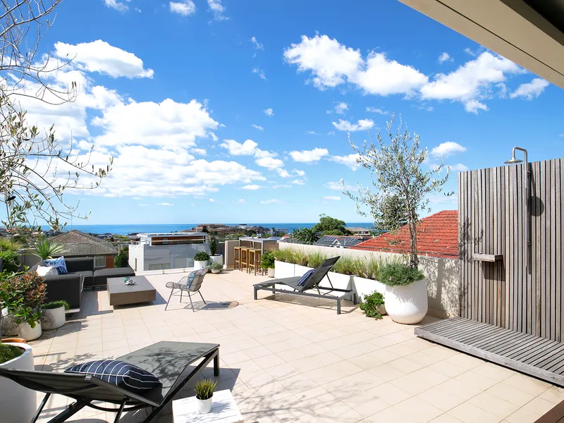A State-Of-The-Art Family Entertainer With A Huge Rooftop Terrace And Ocean Panorama  