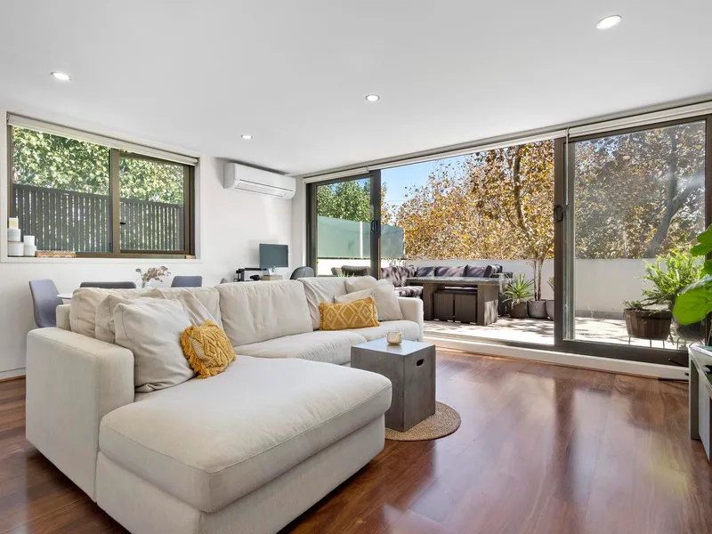 A modern ‘treehouse’ apartment in a blue-chip Elwood locale