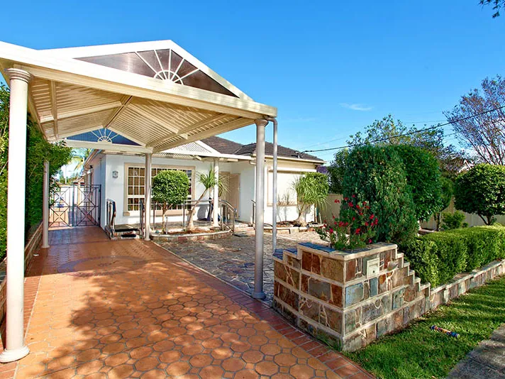 MODERN 3 BEDROOM FAMILY HOME