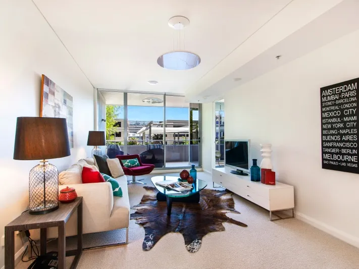 KING ST WHARF - THREE BEDROOM IN THE VERY BEST LOCATION