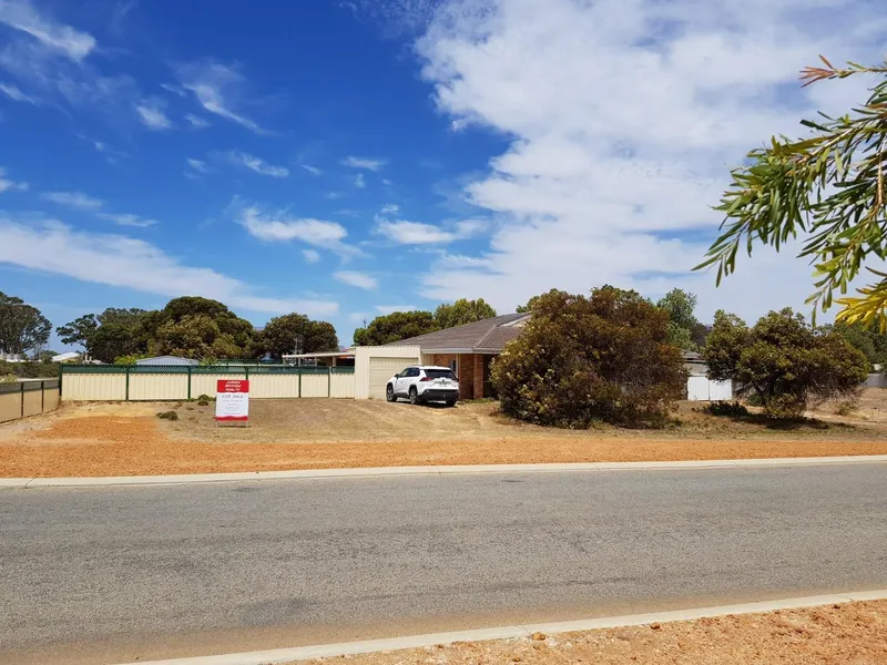 SOLID HOME opposite FORESHORE