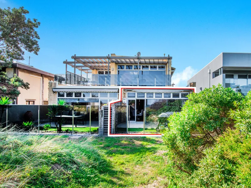Stunning Beachfront Home!