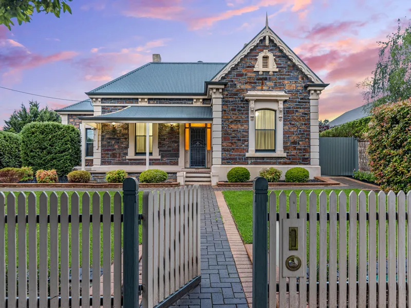 CLASSIC BEAUTY: C1880 BLUESTONE VILLA ON A 996SQM BLOCK