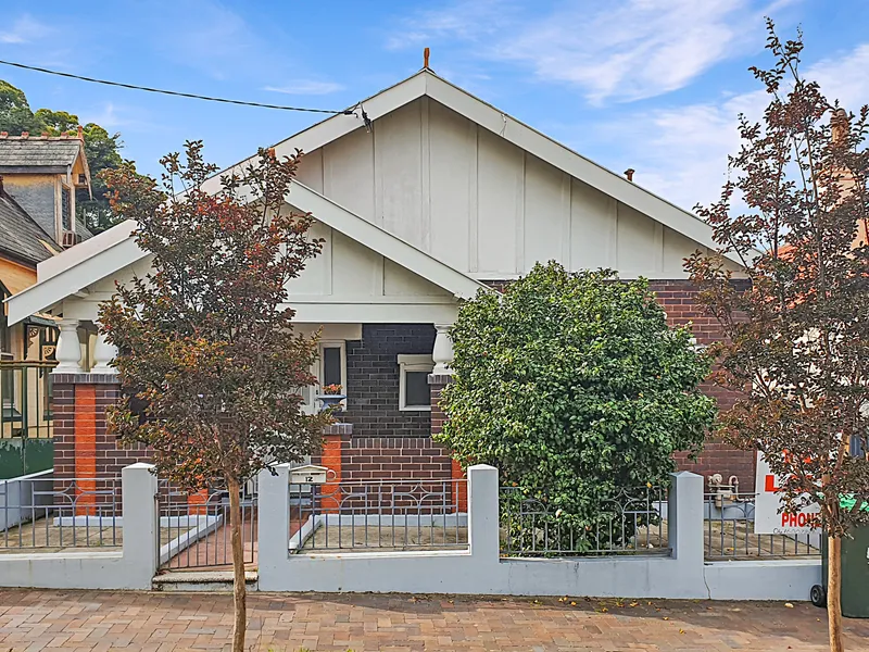 Character Family Home in Blue Ribbon Location