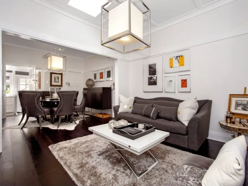 CHARMING 1920's UNIT