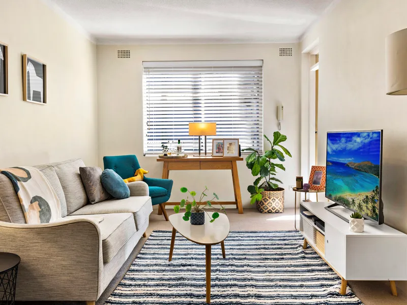 Executive living in harbourside locale