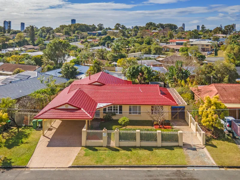 Spacious Single-level Family Home Located In A Prime Elevated Position With Multiple Vehicle Storage Options