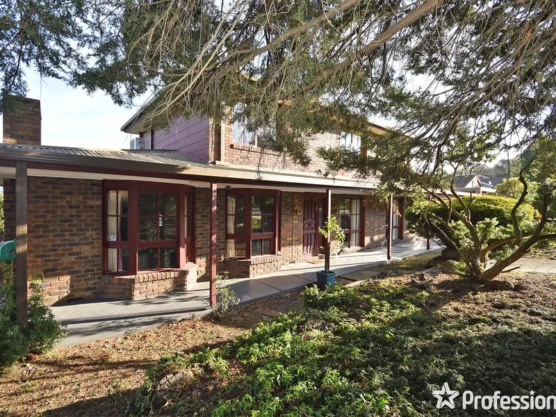 HUGE 4 BEDROOM FAMILY HOME