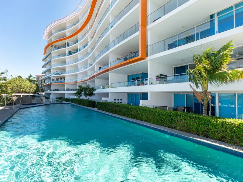 Neat As A Pin - Move Straight In!