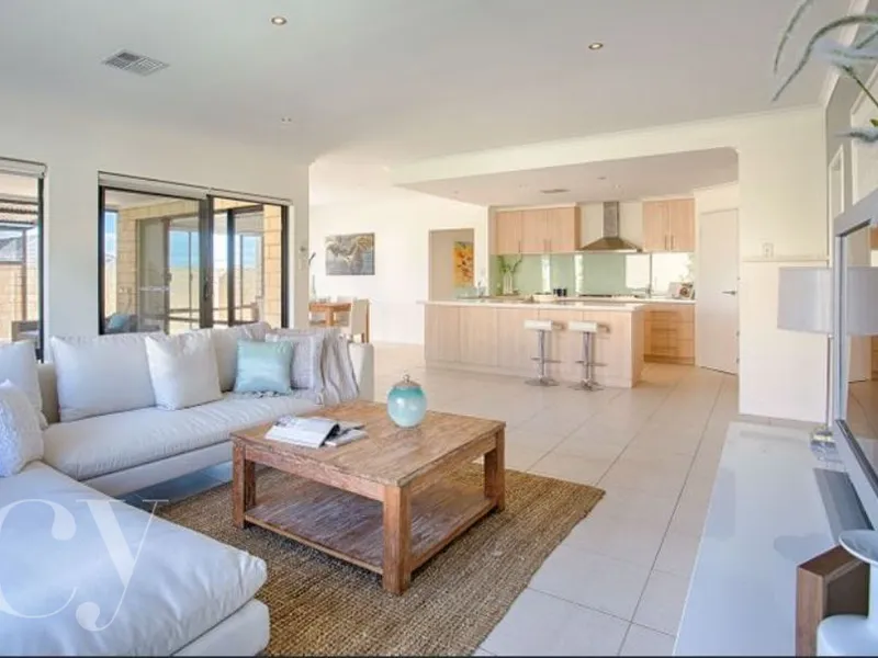 Pet Friendly Modern Family Retreat.