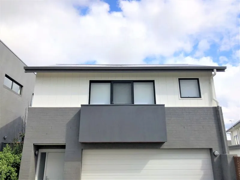 MODERN STUDIO LOFT IN THE FAIRWATER ESTATE