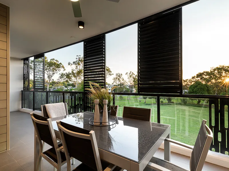 EXPANSIVE PARKSIDE 2 BEDROOM HOME