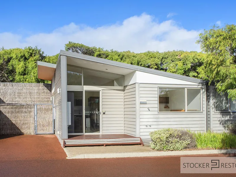 I N D I A N - O C E A N - E S C A P E