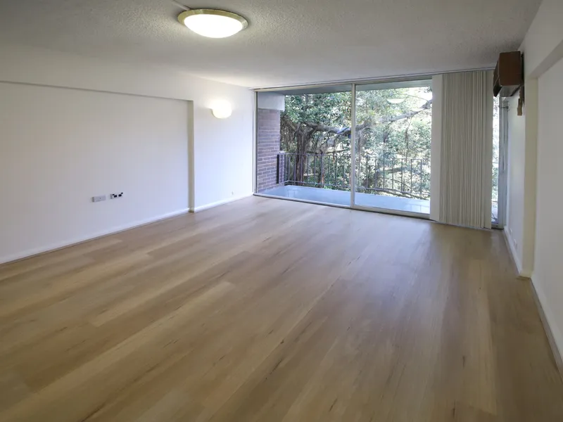 UPDATED SPACIOUS STUDIO