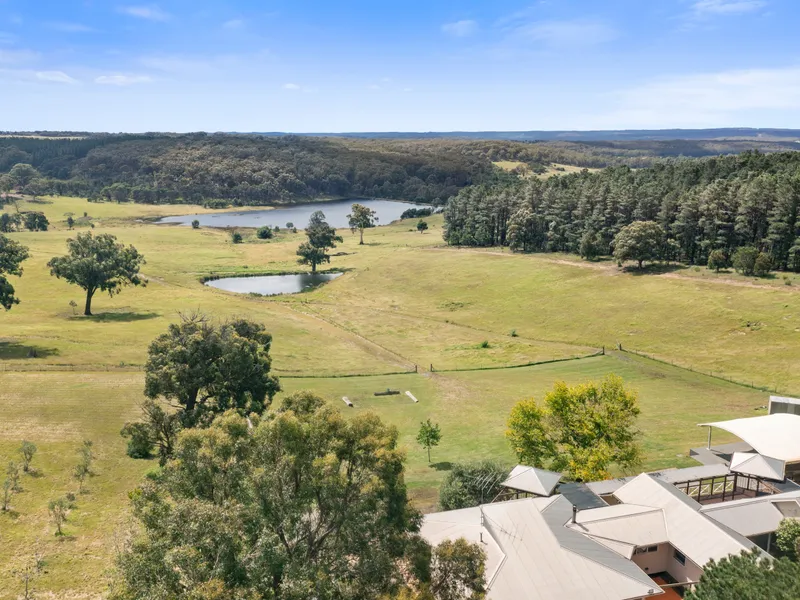 SUPERB RURAL LIFESTYLE FOR THE EXTENDED FAMILY