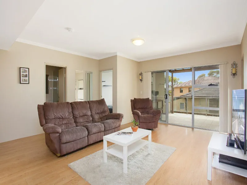 Spacious Two Bedroom Apartment with Study