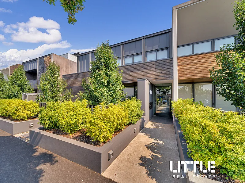 Luxury Apartment Within Walking Distance to Flemington Races & Maribyrnong River