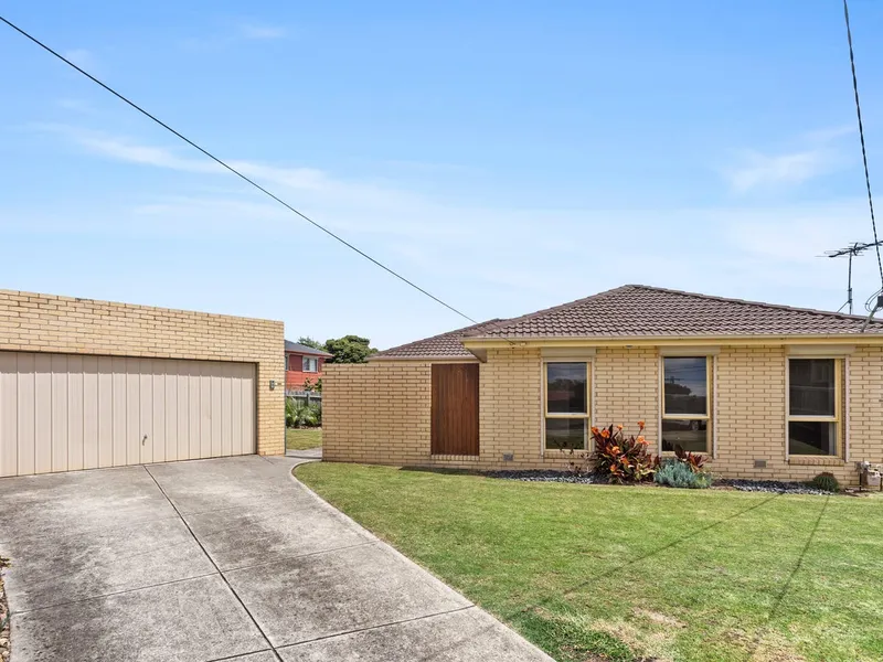 3 Bedrooms Plus Study!