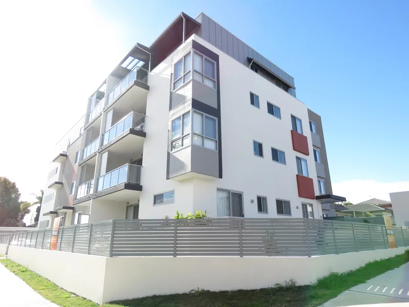 *** APPLICATION RECEIVED*** Modern 2 Bedroom Unit