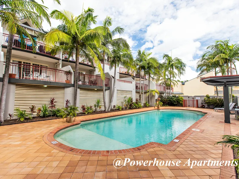 One bed apartment with a large balcony facing the pool