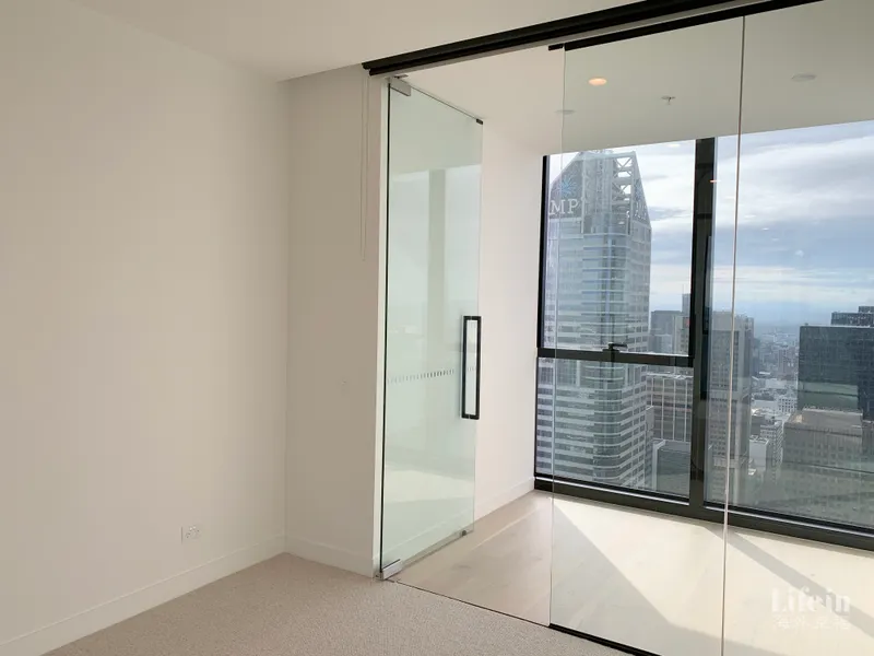 TWO BEDROOMs At The City!!