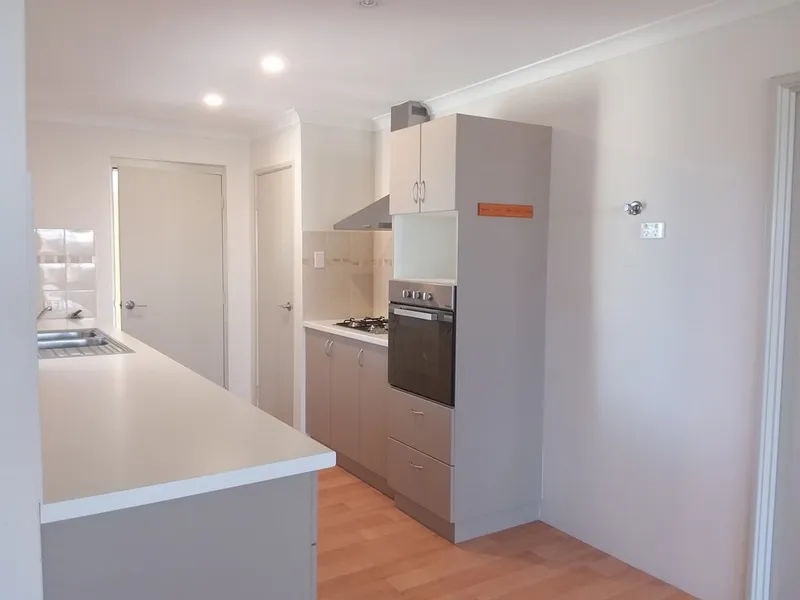 4 BRM 2BTH SHED + REAR YARD ACCESS