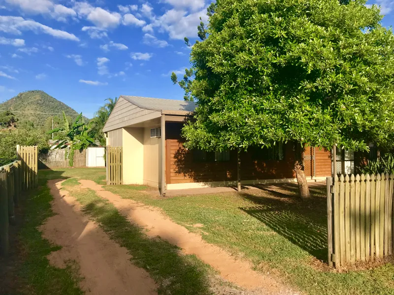 Family Home in Quite Court with plenty of side access 
