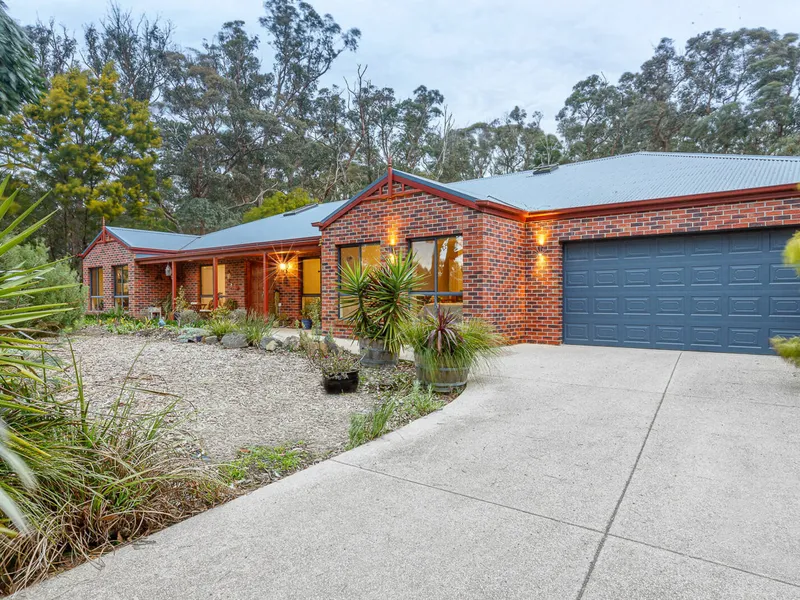 An Acre of Peace and Quiet in Mount Helen