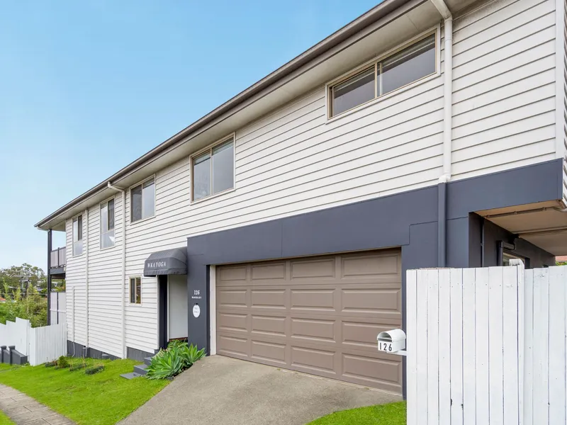 Large Home in Great Camp Hill Location