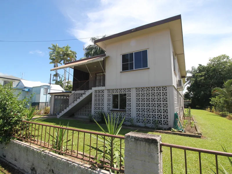 4 Bedrooms with a Modern Kitchen & Bathroom!!