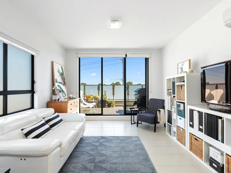 Smartly Appointed & Brilliantly Located