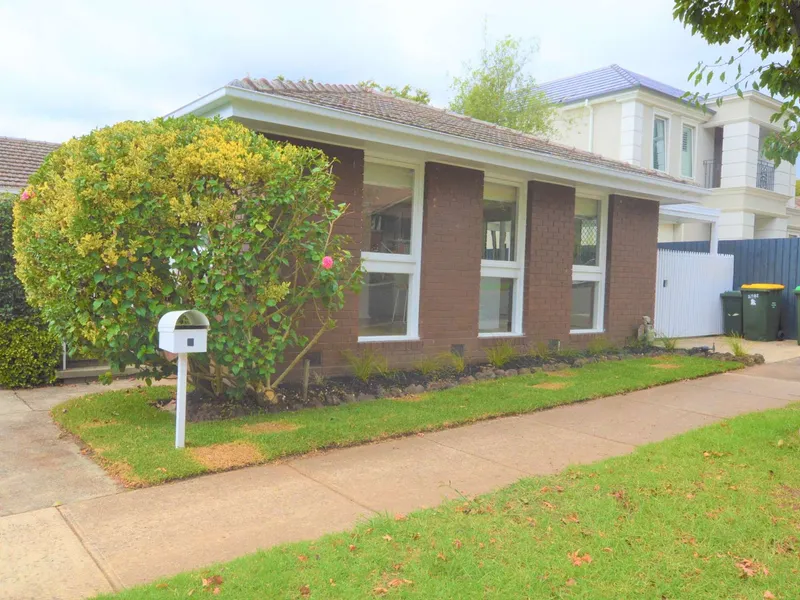 Stunning Renovated Villa Unit