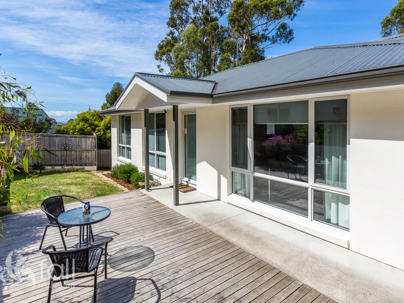 Villa Unit – level access - quiet leafy location