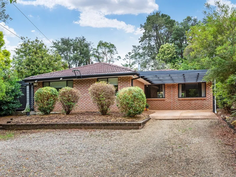 3 BEDROOMS | 1 BATHROOMS | 1 CARPORT