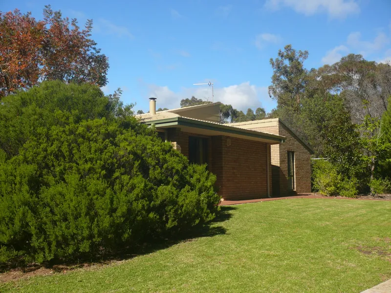 4 x 1 double brick and tile home on 5 acres parkland cleared