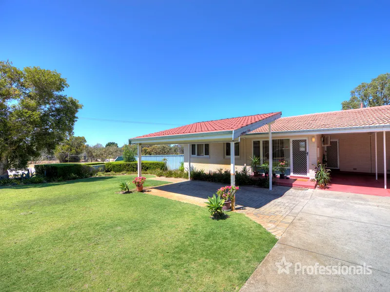 Neat and Sweet with Lawn Mowing Included