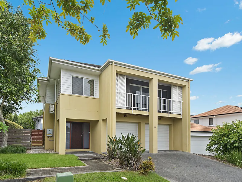 Large 4 Bedroom Executive Home With a Pool