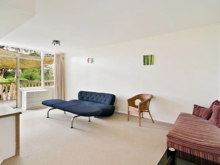 MODERN SELF CONTAINED FLAT