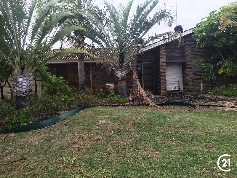 FANTSTIC LOCATION CLOSE TO ALL AMENITIES!