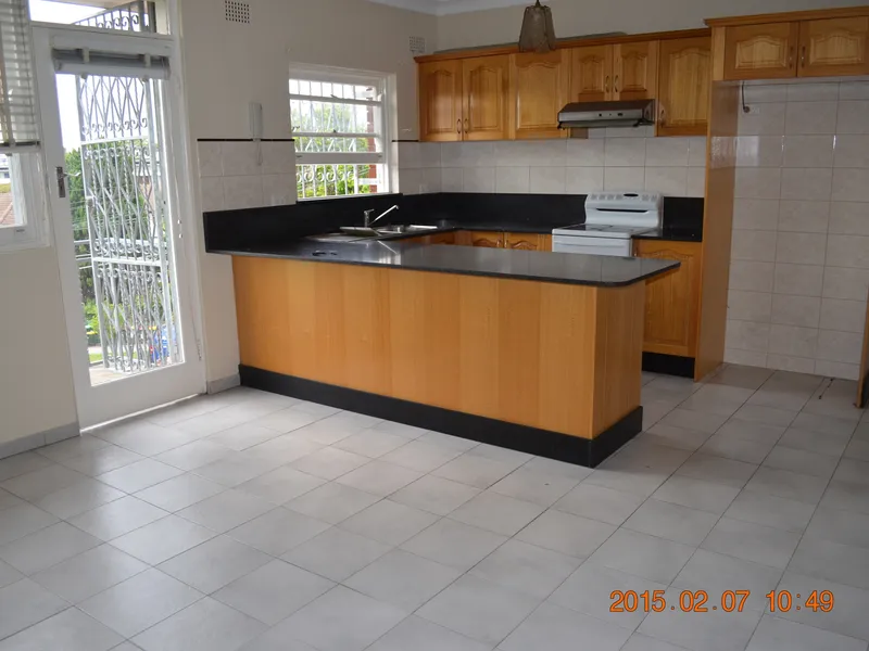 1 WEEKS FREE RENT - WALK TO STEEL PARK AND COOKS RIVER 