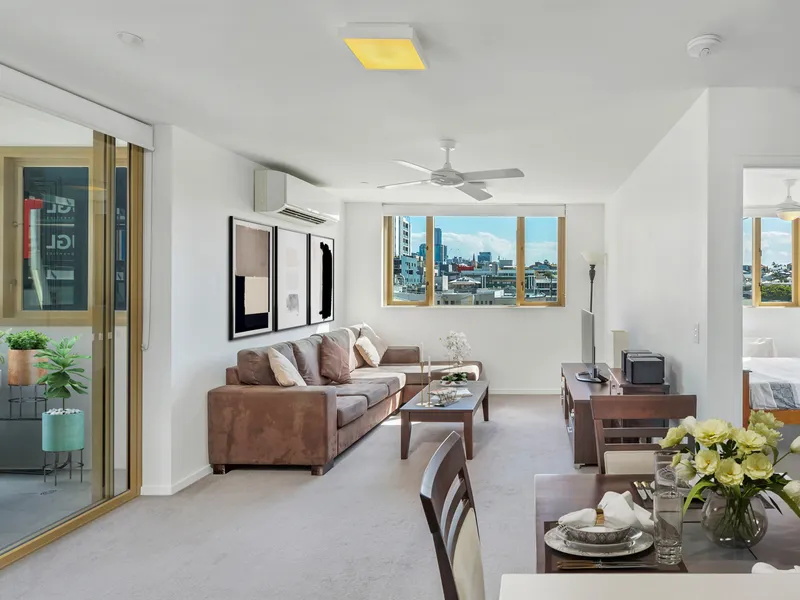 LIFESTYLE COMPLEX WITH STRONG INVESTMENT ATTRIBUTES