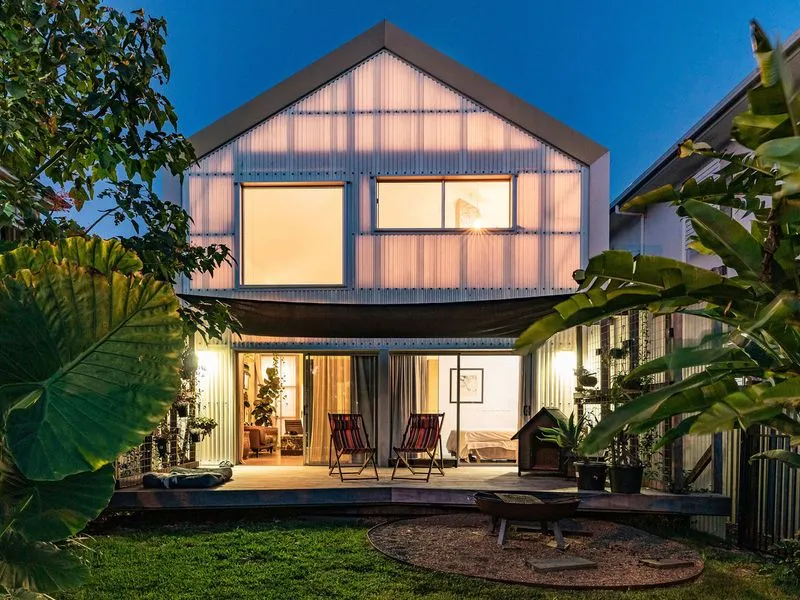 SELLERS BOUGHT ELSEWHERE - THIS PROPERTY MUST SELL AT ACTION, IF NOT PRIOR.