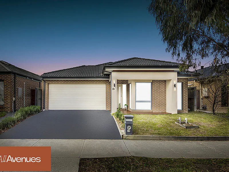 SUPERB FAMILY HOME IN PARK CENTRAL LOCATION
