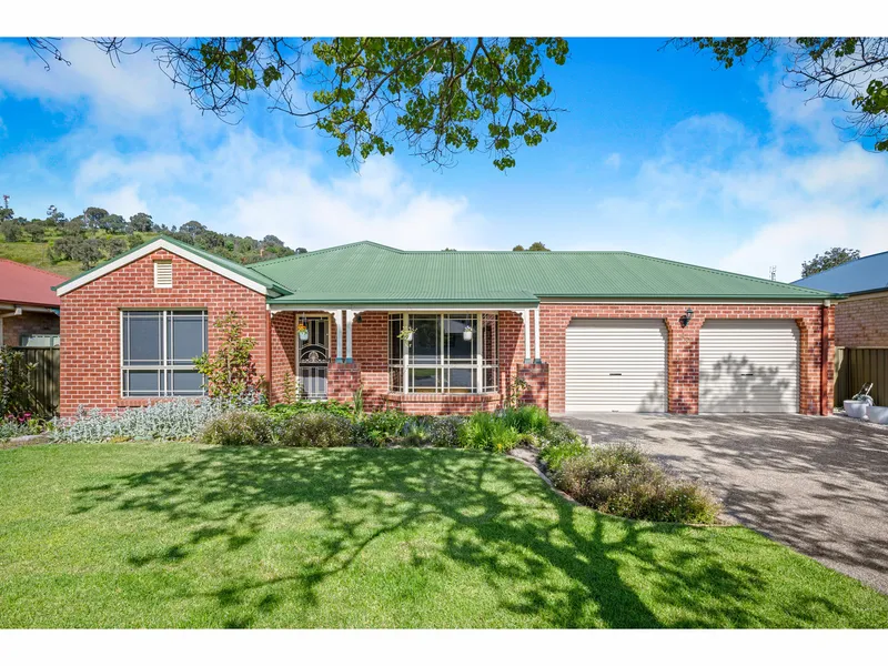 EAST ALBURY – PICTURESQUE EASTERN VIEW ESTATE