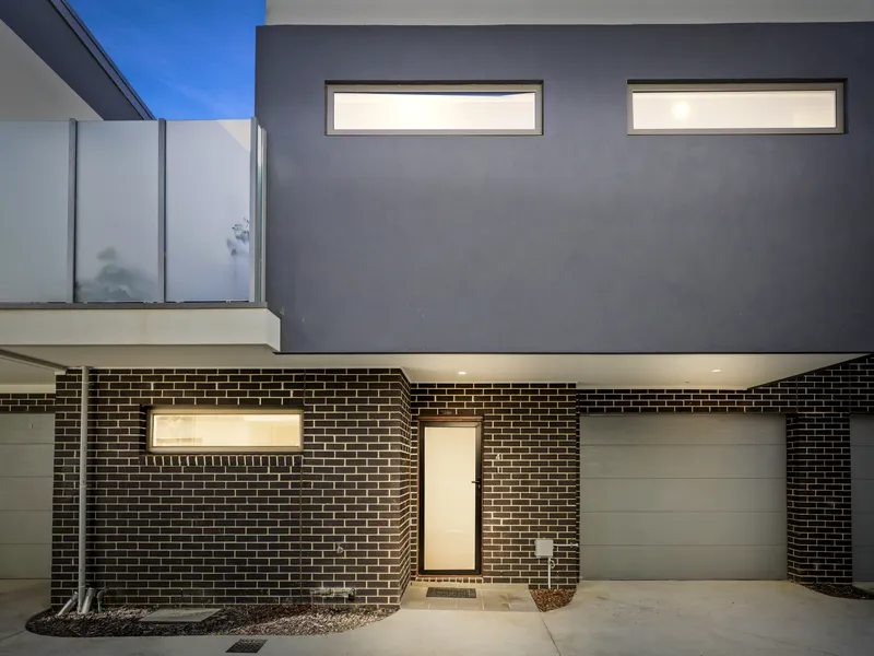 Near new, central & so convenient!