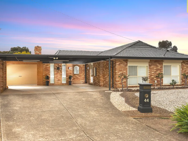 IMMACULATE HOME ON LARGE BLOCK