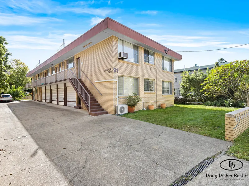 Fully renovated centrally located in Indooroopilly