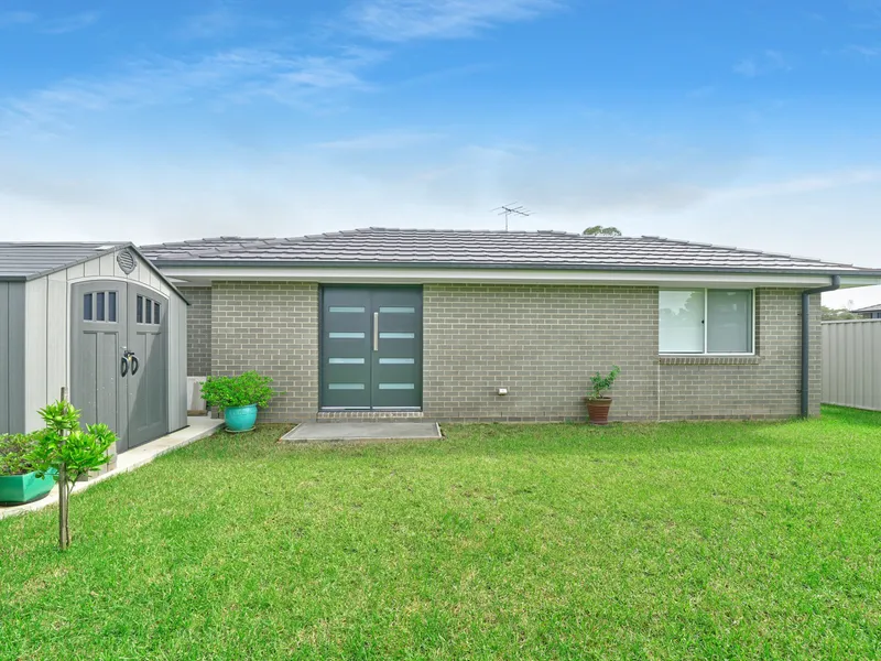 2 Bedroom granny flat including water & yard maintenance!!