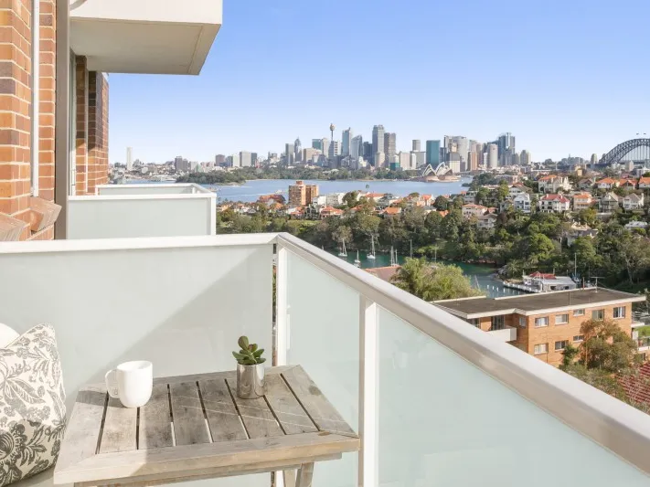 FLEXIBLE LEASE TERMS AVAILABLE. Recently renovated two bedroom, one bathroom apartment walking distance to Mosman Ferry.