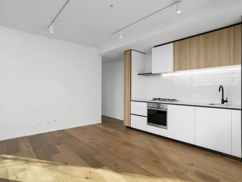 ROSSLYN APARTMENTS 2 Bed , 1 Bath , 1 Car and Storage Cage